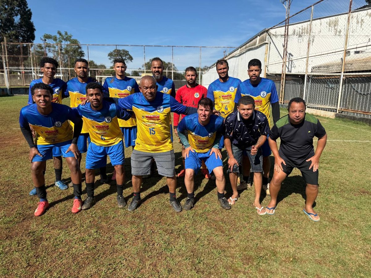 União Telemont, campeã da 14ª Copa SINTTEL-GO 2026, com o cheque de premiação